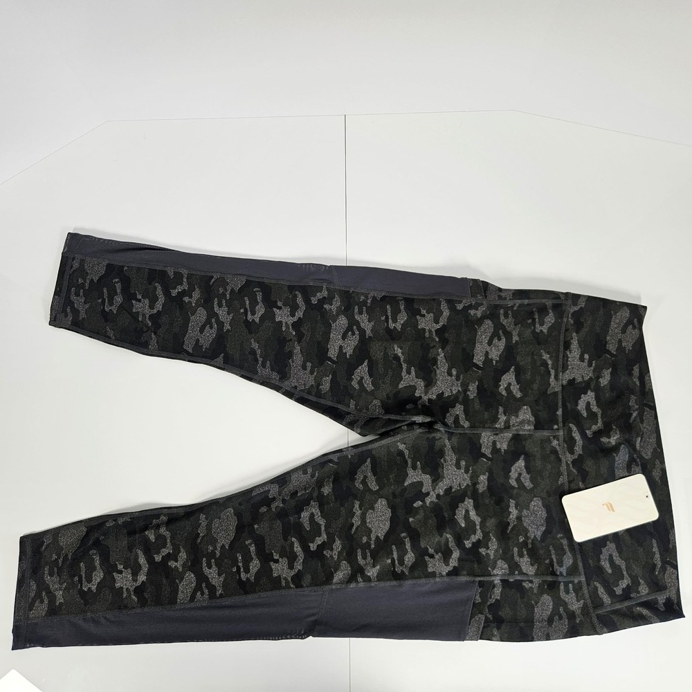 Fabletics Mila High-Waisted Pocket Capri Leggings Gray Camo Powerhold XXL NWT